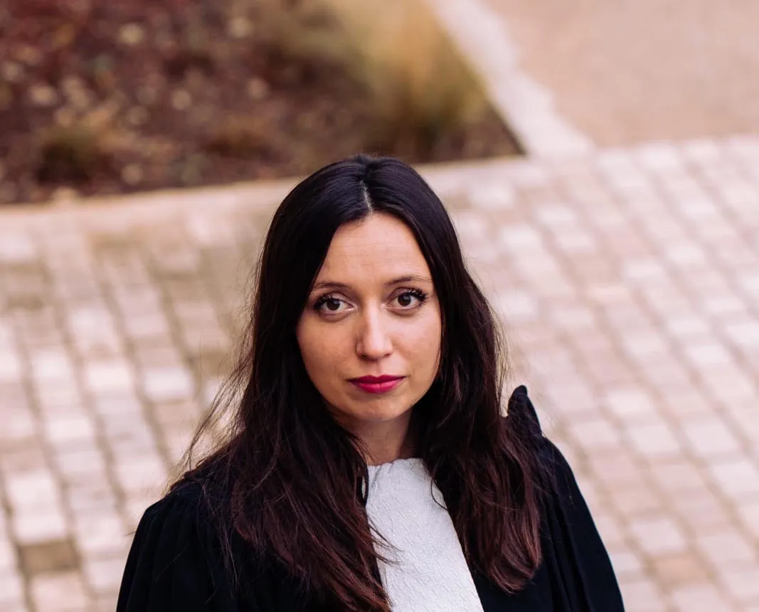 Portrait de Maître Eva Hayoun, avocate à La Roche-sur-Yon